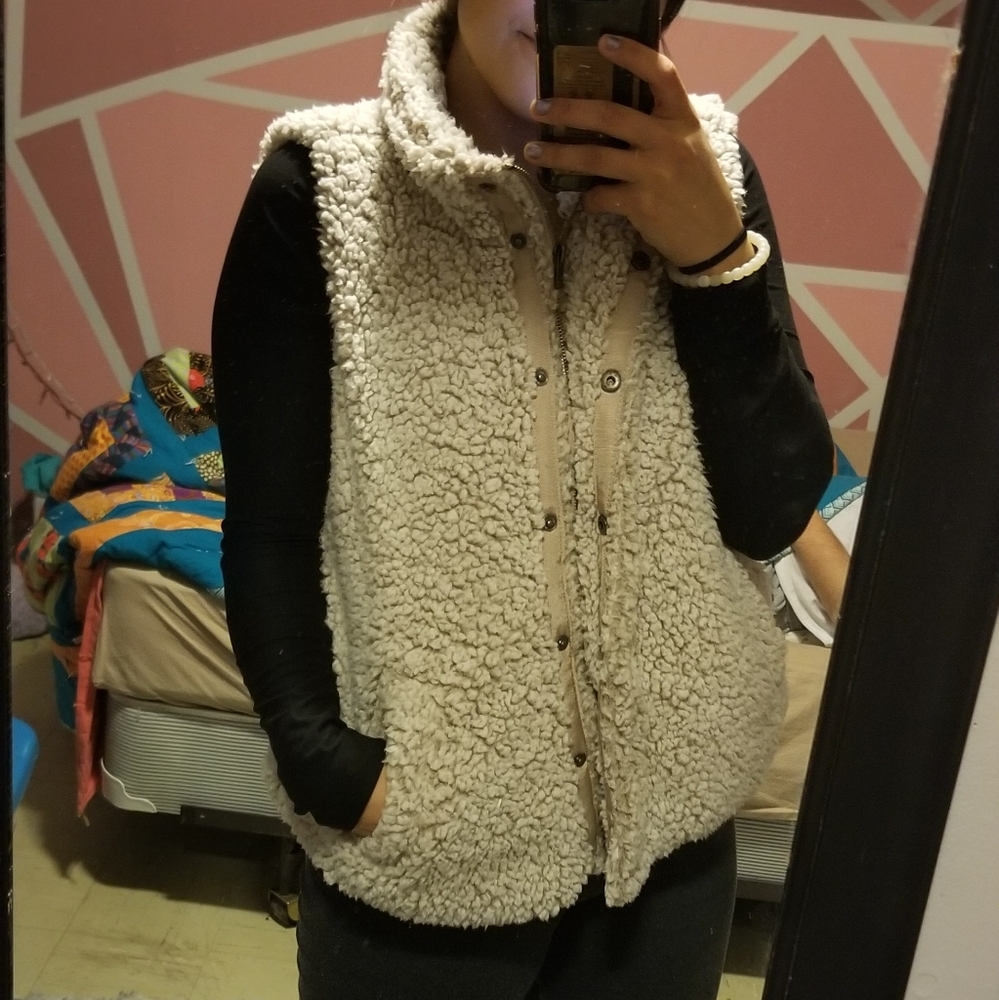Sherpa type vest